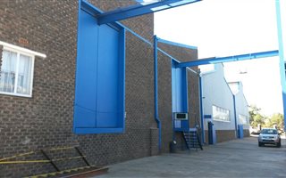 800 m² Industrial space in Technikon