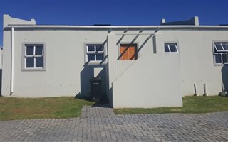 4 Bedroom Simplex in Stellenbosch Central