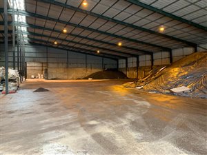 4900 m² Commercial space in Alton