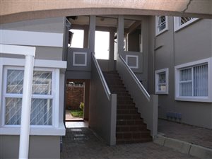 2 Bed Townhouse in Wannenburghoogte