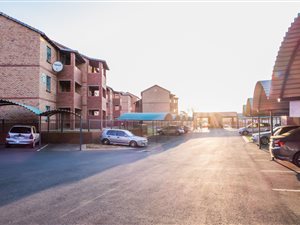 2 Bed Apartment in Olifantsvlei
