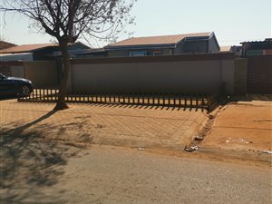 3 Bed House in Protea Glen
