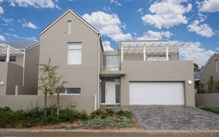 3 Bedroom House in Heritage Park