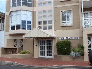 1 Bed Apartment in Strand Central