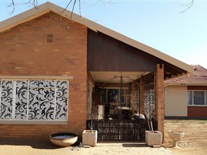 4 Bed House in Nigel Central