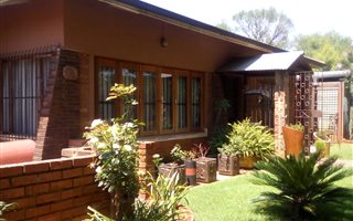 2 Bedroom House in Vanderbijlpark CW2
