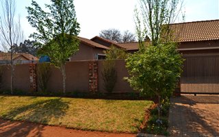 3 Bedroom House in Kookrus