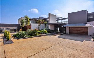 4 Bedroom House in Mooikloof Heights