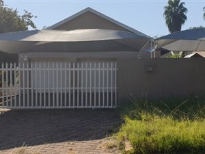 4 Bed House in Hutten Heights