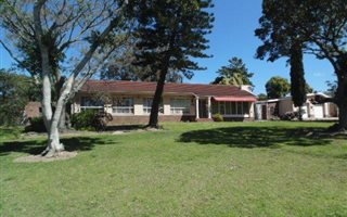 4 Bedroom House in Weybridge Park
