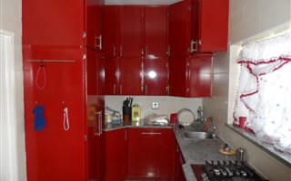 3 Bedroom Flat in Westdene