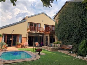 4 Bed House in Rietvlei Heights Country Estate