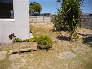 2 Bed House in Malibu Village