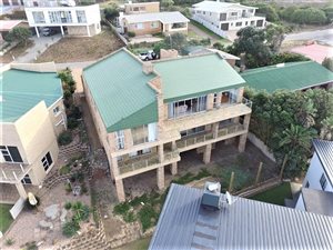 6 Bed House in Jongensfontein