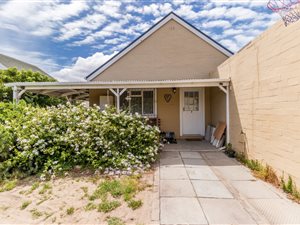 3 Bed House in Kommetjie