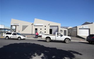 200 m² Commercial space in Paarden Eiland
