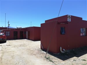 Bachelor apartment in Thembalethu