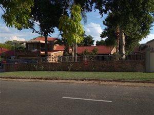 4 Bed House in Bloubosrand