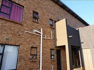 2 Bed Townhouse in Albertsdal