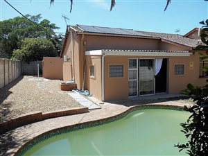 3 Bedroom Townhouse in Tableview