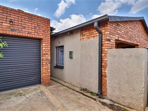 3 Bed House in Ap Khumalo