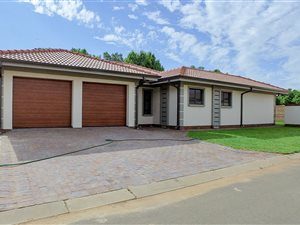 2 Bedroom Cluster in Comet