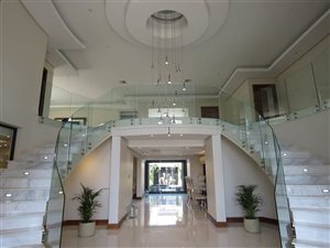 5 Bed House in Blue Hills