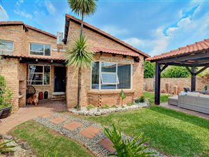 3 Bed Townhouse in Allens Nek