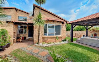 3 Bedroom Townhouse in Allens Nek