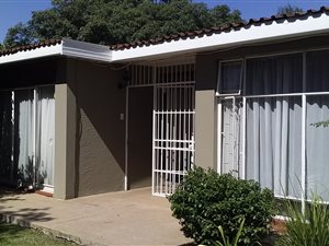 4 Bed House in Universitas