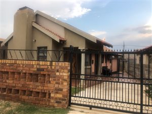 3 Bed House in Katlehong