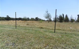 4.2 ha Farm in Hartzenbergfontein