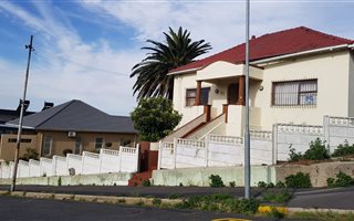 4 Bedroom House in Walmer Estate