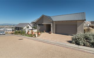 3 Bedroom House in Dennegeur