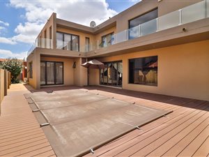 5 Bed House in Monavoni