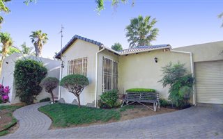 3 Bedroom House in Bromhof