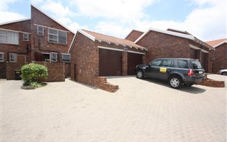 3 Bedroom Townhouse in Allens Nek