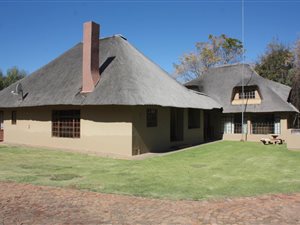 1.6 ha Farm in Skeerpoort