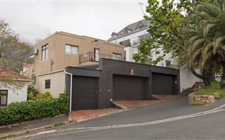 2 Bedroom Apartment in Gardens