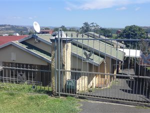 8 Bedroom House in Kenville