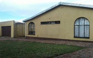 3 Bedroom House in Vanderbijlpark CW4