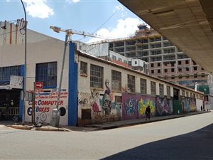 1400 m² Industrial space in City and Suburban