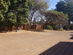 2 Bed Townhouse in Sinoville