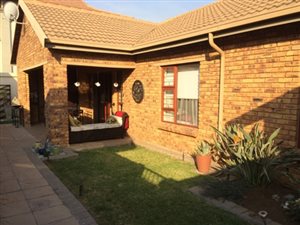 3 Bed Townhouse in Bartlett