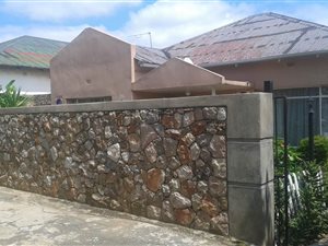 3 Bedroom House in Bezuidenhout Valley