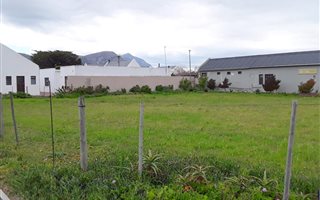 957 m² Land available in Eastcliff