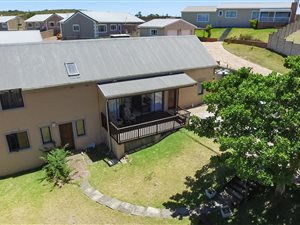 4 Bedroom House in Oatlands North