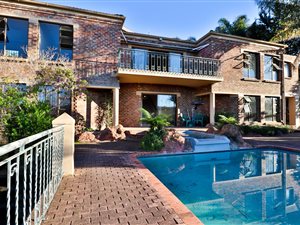 5 Bed House in Eden
