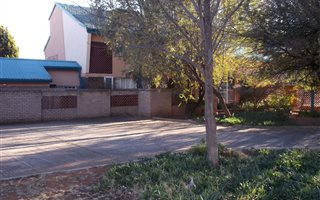2 Bedroom Flat in Adamayview