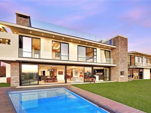 9 Bed House in Steyn City